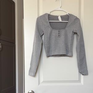 Fabletics Gray Cropped Fitted Blouse